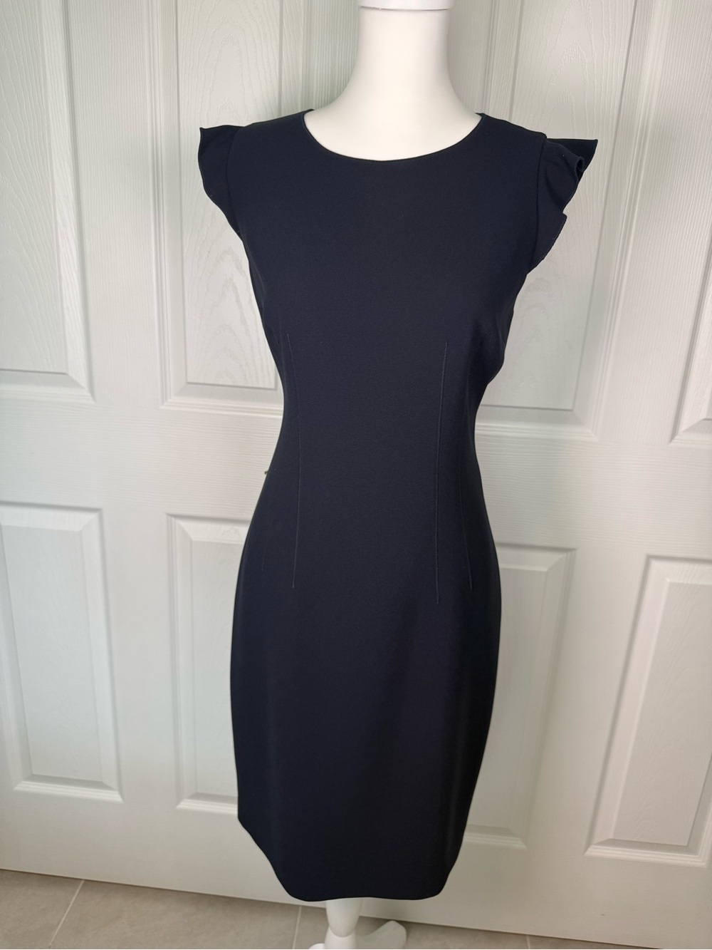 Elie Tahari Navy Blue Flutter Sleeve Midi Sheath Dress Women’s Size 8 Elegant